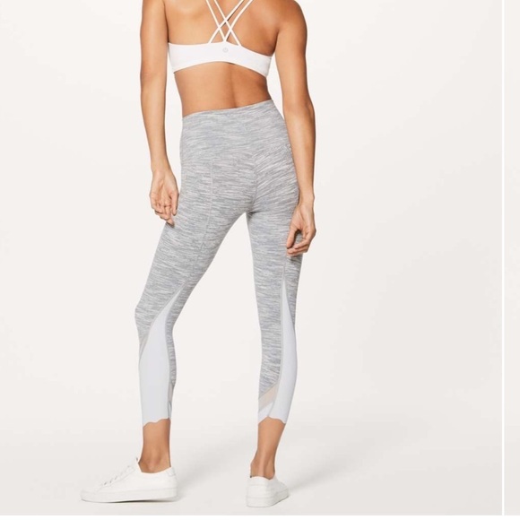 Lululemon Wunder Under Crop II Scallop 23" Wee Are From Space Silver Spoon - Picture 2 of 8